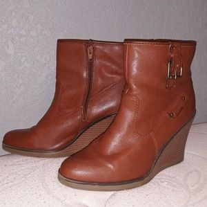 Liz & Co Wedge Style Zip Up Boots size 9 1/2 Brown